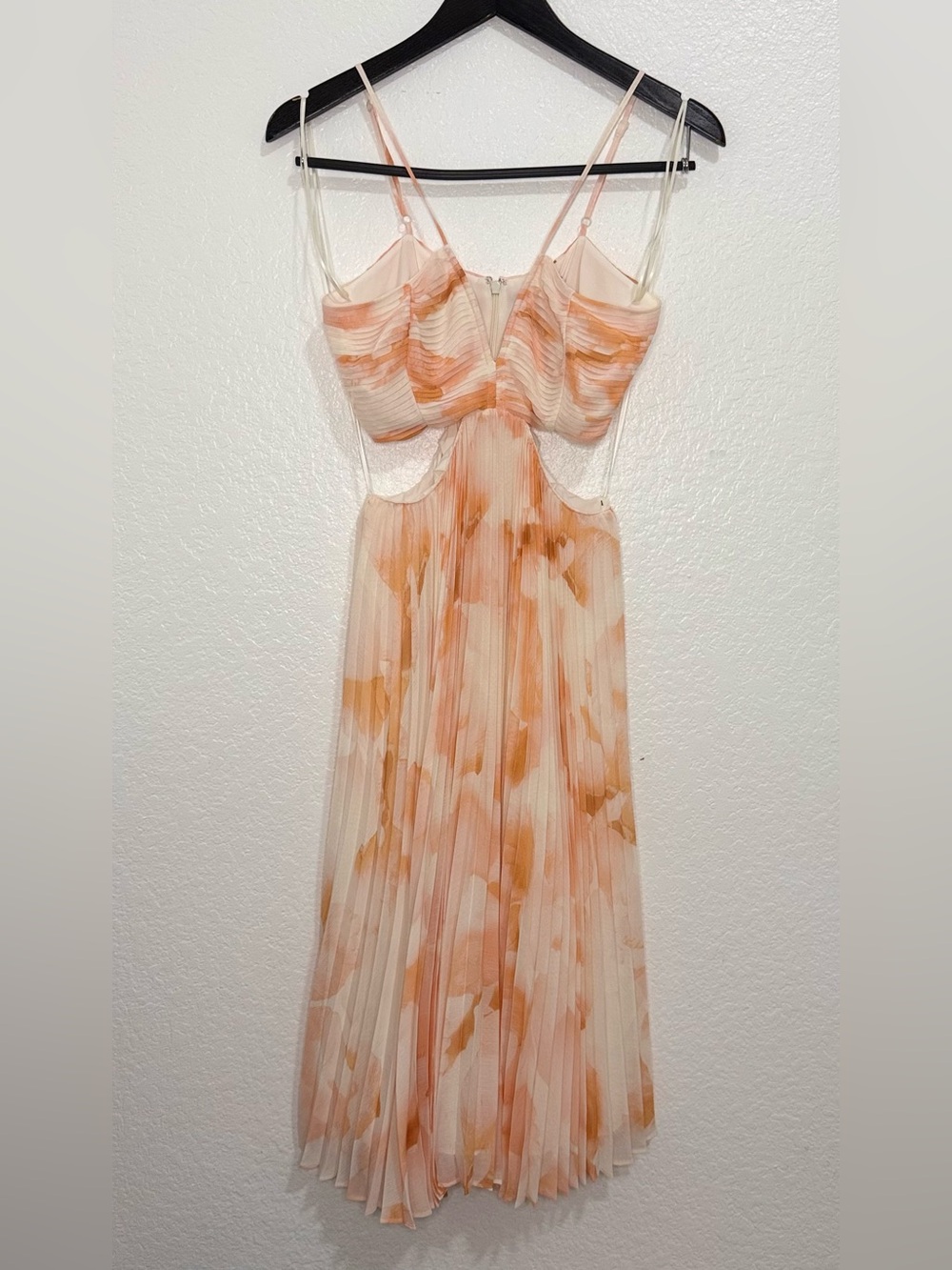 Express Peach & Cream Pleated Midi Dress with Cutout Details Sz-Small